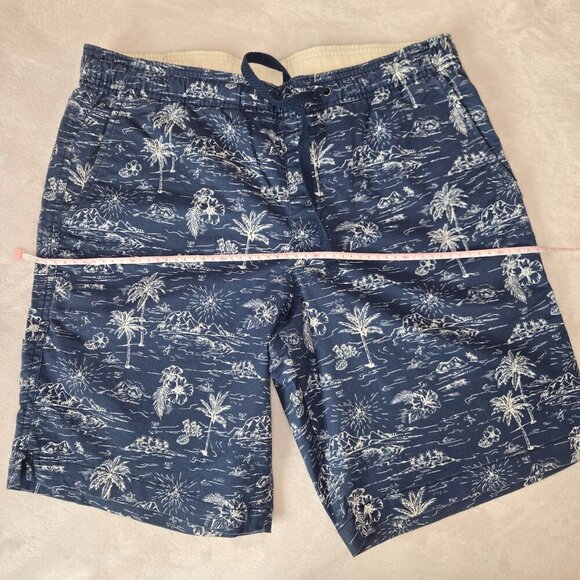 2/$20 Gap Hawaiian Palm Tree Drawstring Men’s Shorts, Medium - Picture 6 of 8